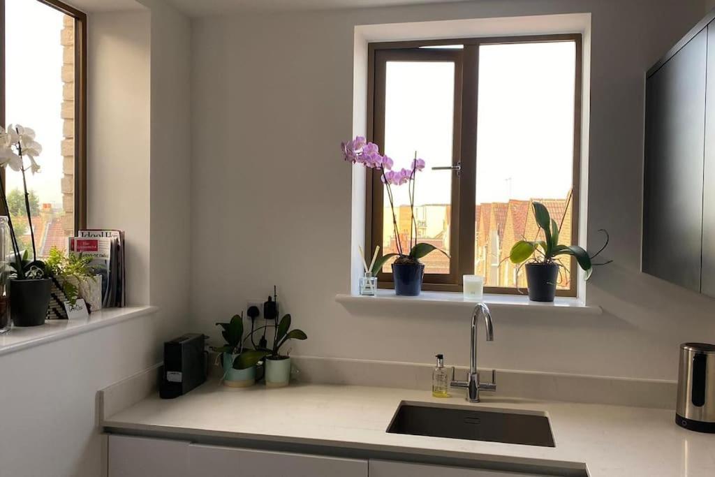 London Luxe: Stylish Studio Ngoại thất bức ảnh